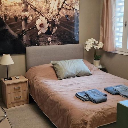 A Cozy Affordable Place At Voula Athens Luaran gambar